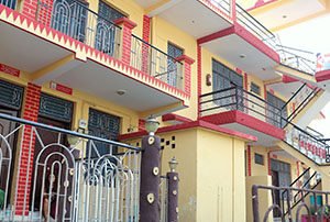 yoganandham-school-rishikesh Accommodation building at yoga teacher training school in Rishikesh